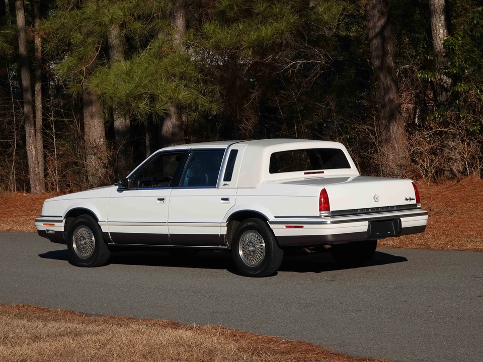 1993 Chrysler New Yorker - Image 12 of 31