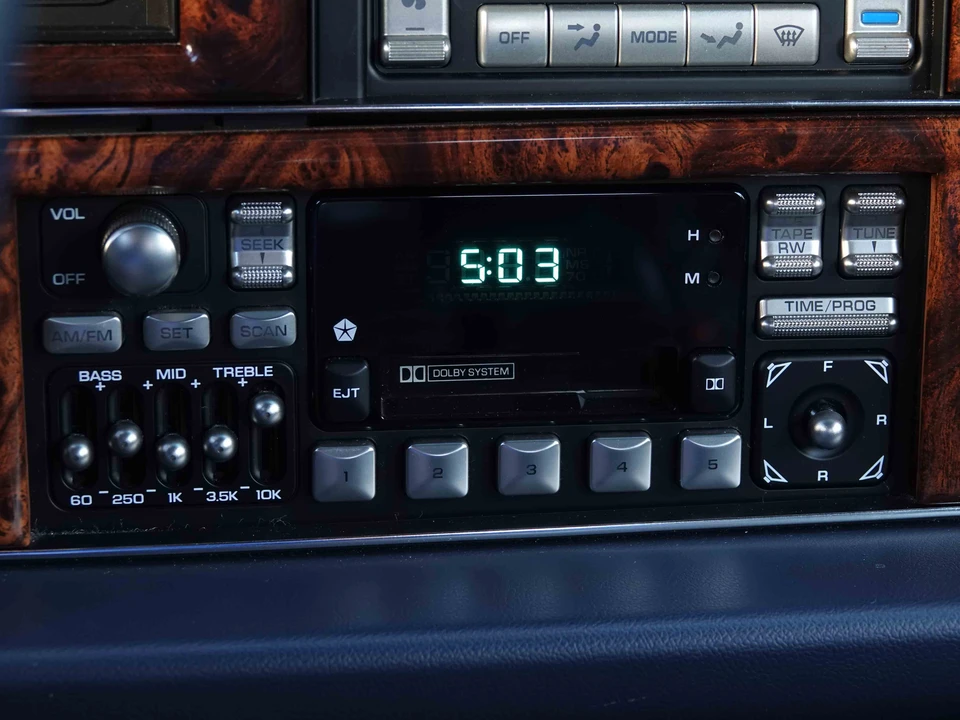 1993 Chrysler New Yorker - Image 30 of 31
