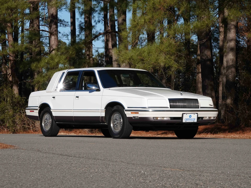 1993 Chrysler New Yorker - Image 2 of 31