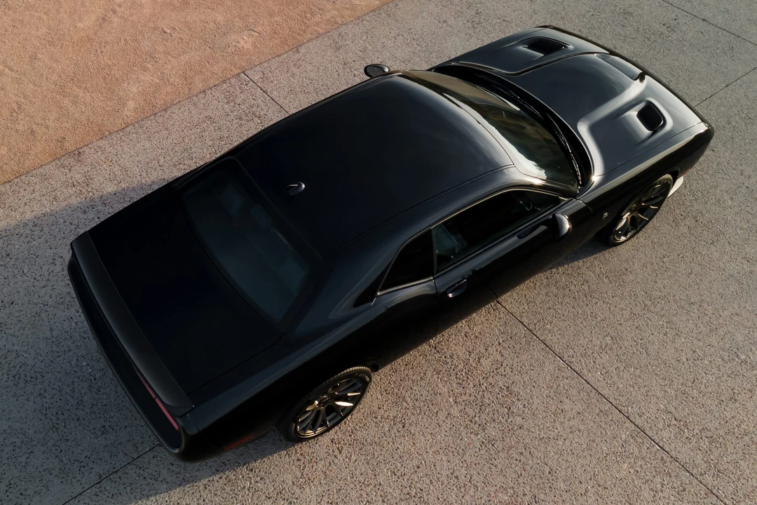 2015 Dodge Challenger SRT Hellcat 3rd Gen - Image 25 of 31