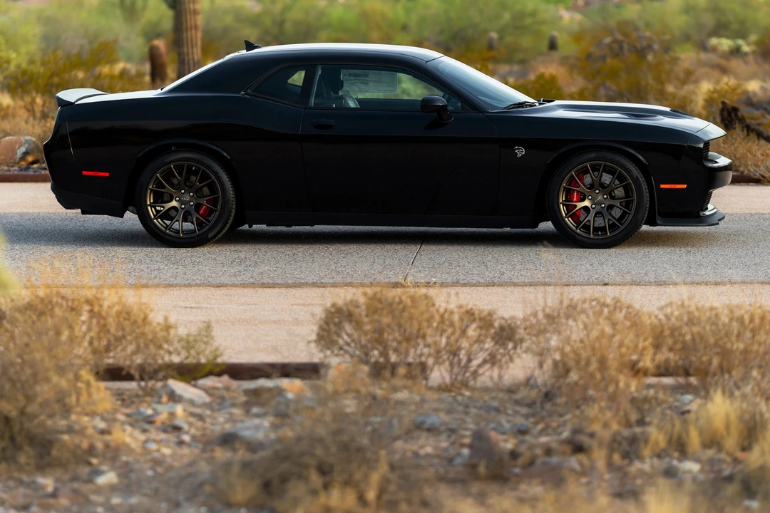 2015 Dodge Challenger SRT Hellcat 3rd Gen - Image 13 of 31