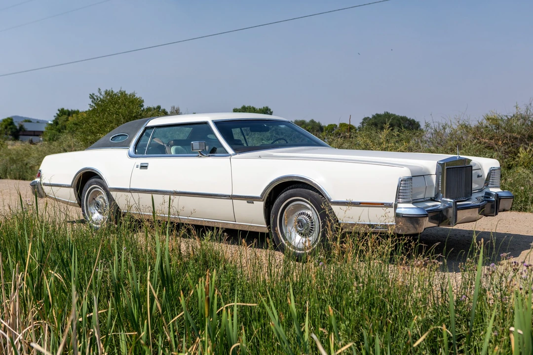 1975 Lincoln Continental Mark IV - Image 3 of 31