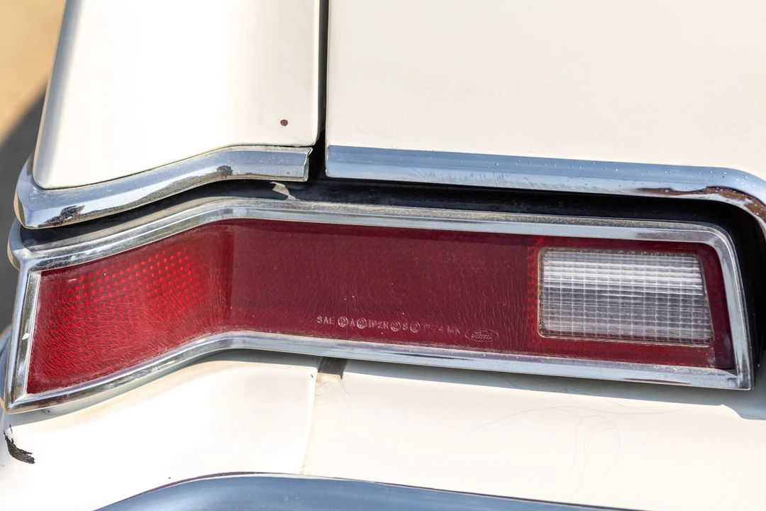 1975 Lincoln Continental Mark IV - Image 15 of 31