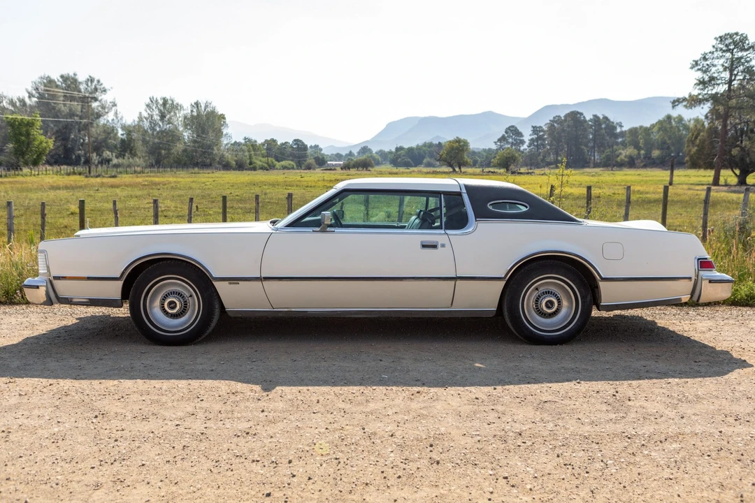 1975 Lincoln Continental Mark IV - Image 8 of 31