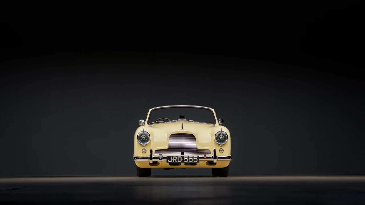 1954 Aston Martin DB1 & DB2 & DB2/4 & DB Mark III - Image 30 of 31