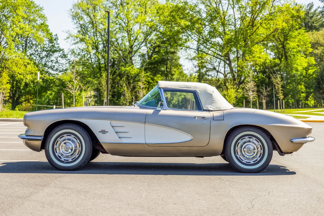1961 Chevrolet Corvette C1 - Image 17 of 31