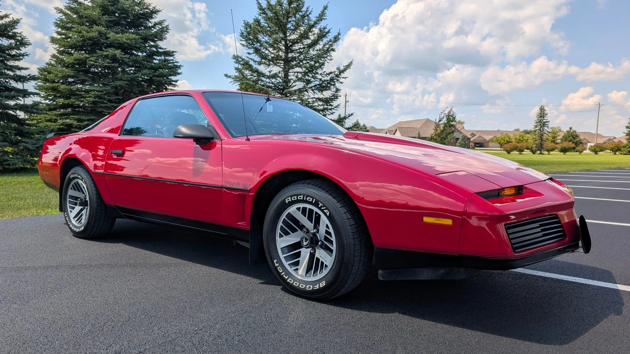 1982 Pontiac Firebird Trans Am 3rd Gen - Image 11 of 31