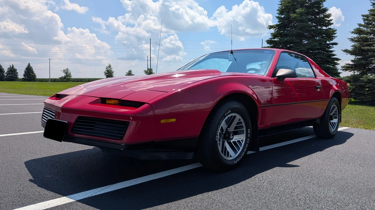 1982 Pontiac Firebird Trans Am 3rd Gen - Image 2 of 31