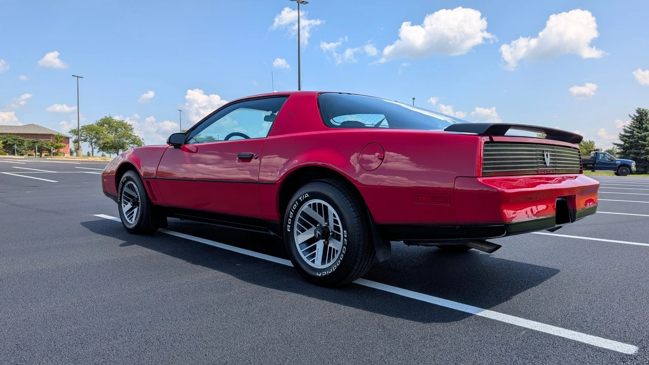 1982 Pontiac Firebird Trans Am 3rd Gen - Image 30 of 31