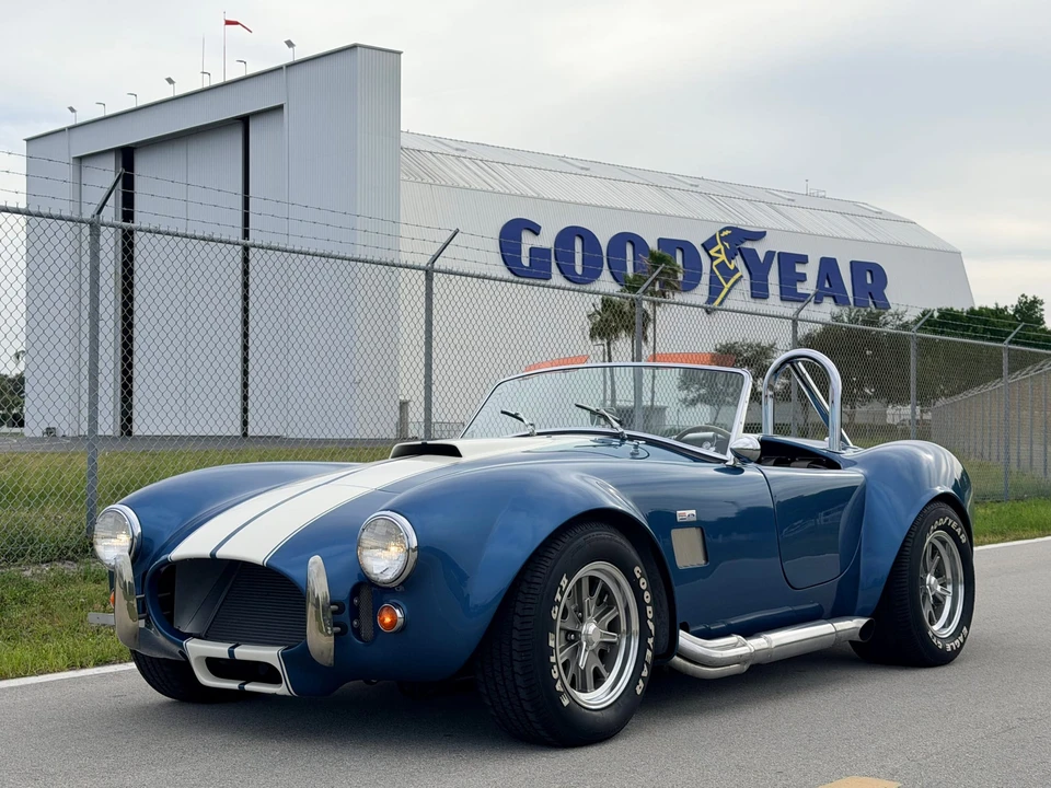 Shelby Cobra Replica - Image 2 of 31