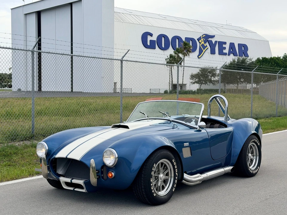 Shelby Cobra Replica - Image 3 of 31
