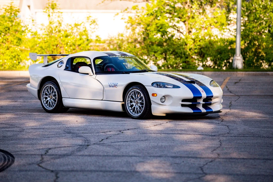 1998 Dodge Viper GTS 2nd Gen - Image 15 of 31