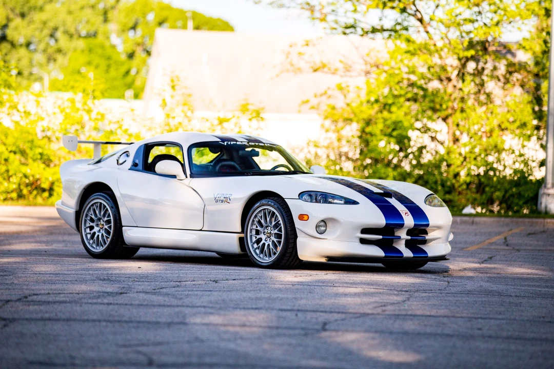 1998 Dodge Viper GTS 2nd Gen - Image 16 of 31