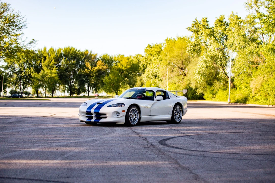 1998 Dodge Viper GTS 2nd Gen - Image 2 of 31