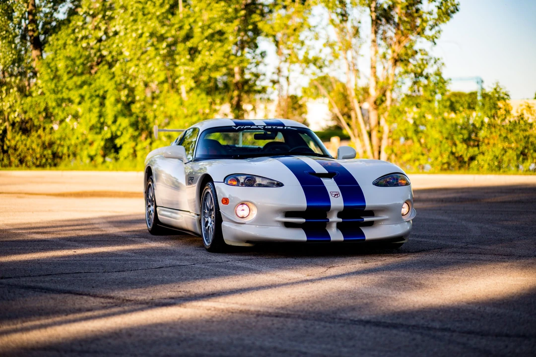 1998 Dodge Viper GTS 2nd Gen - Image 17 of 31
