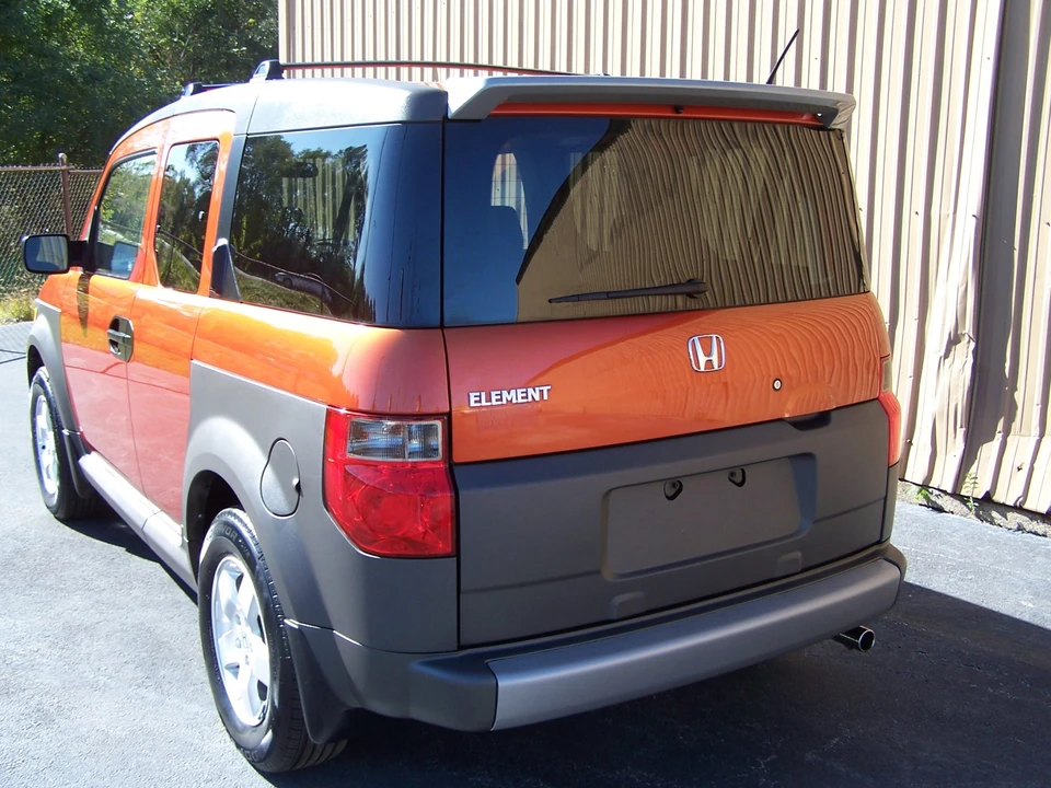 2005 Honda Element - Image 18 of 31