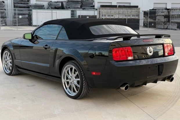 2007 Ford S197 Mustang - Image 2 of 8