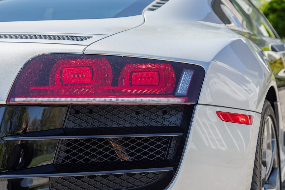 2010 Audi 42 R8 - Image 15 of 31