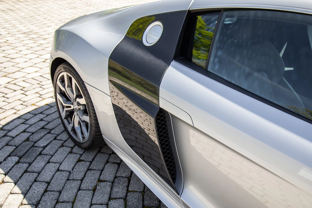 2010 Audi 42 R8 - Image 30 of 31