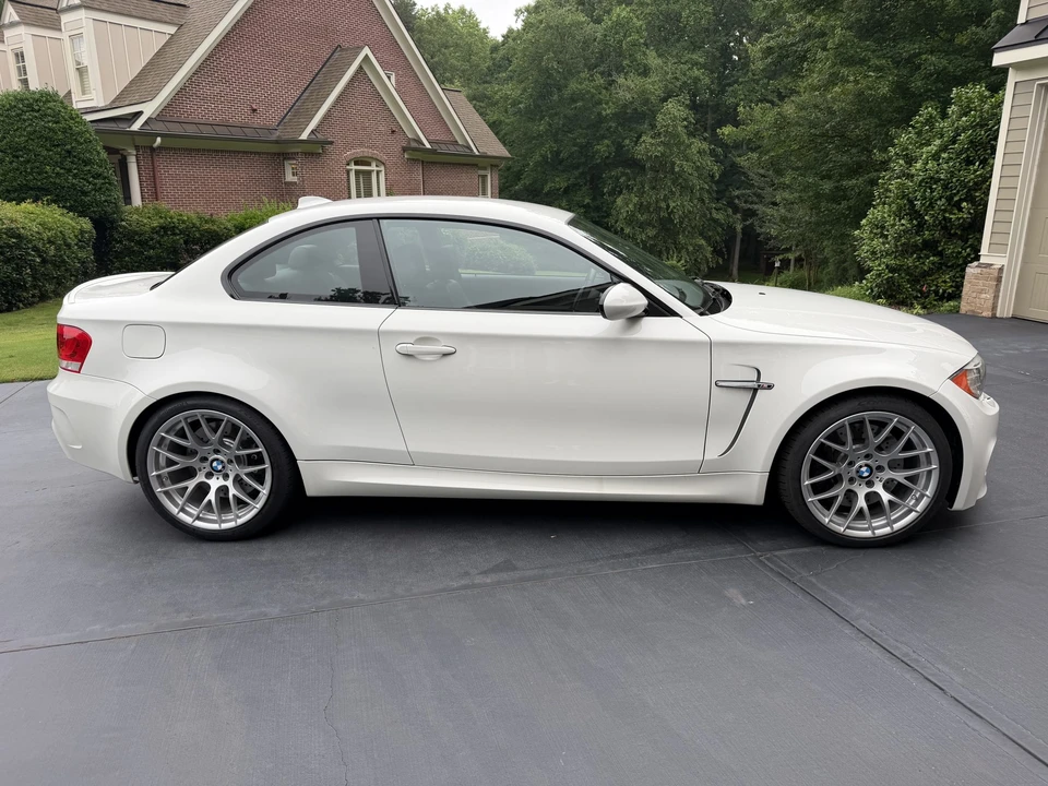 2011 BMW 1M - Image 7 of 31