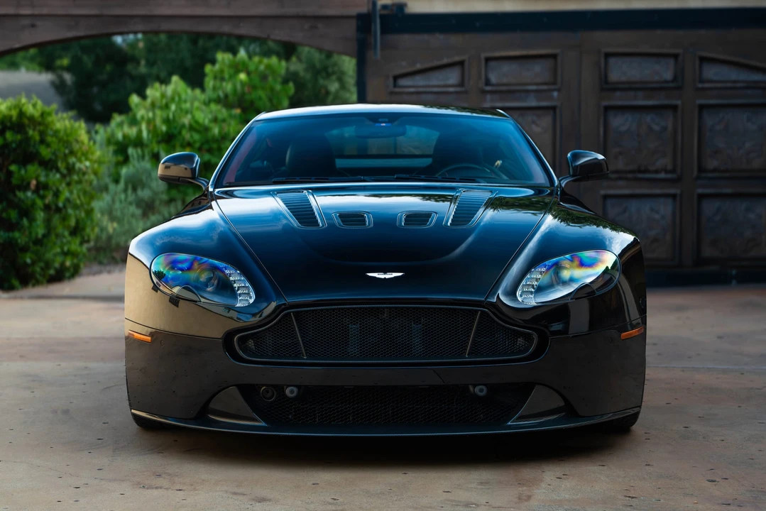 2017 Aston Martin Vantage - Image 3 of 31