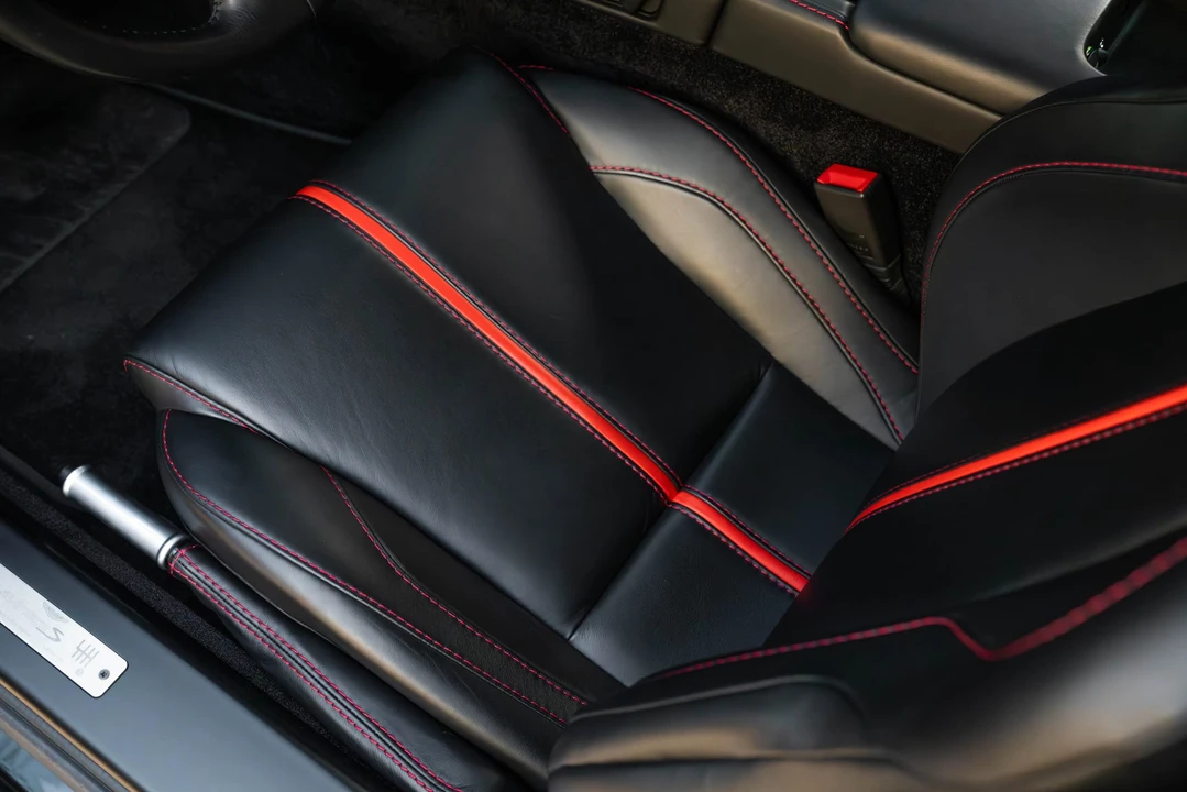 2017 Aston Martin Vantage - Image 30 of 31
