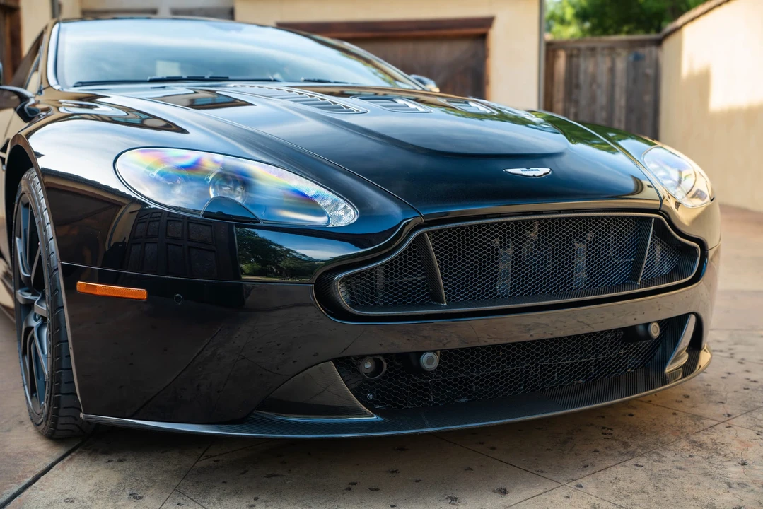 2017 Aston Martin Vantage - Image 10 of 31