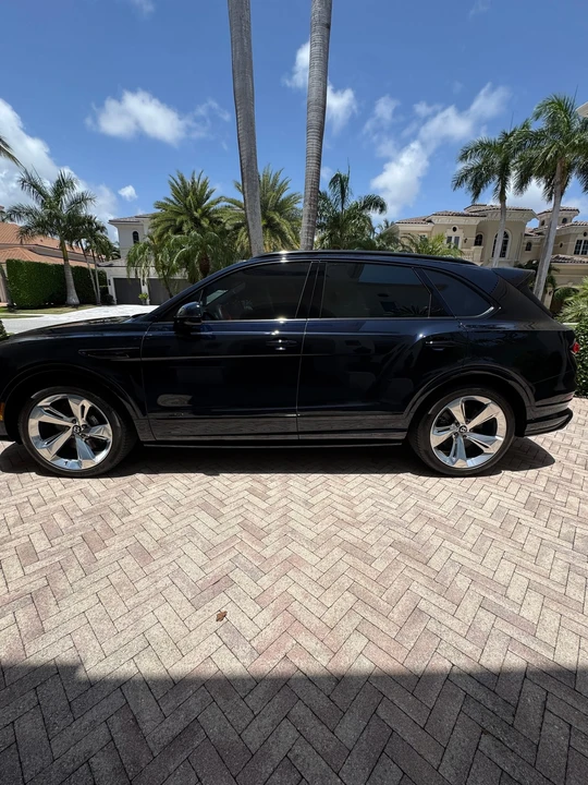 2022 Bentley Bentayga Speed - Image 15 of 31