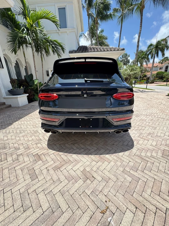 2022 Bentley Bentayga Speed - Image 11 of 31