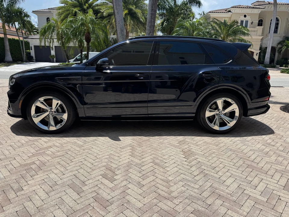 2022 Bentley Bentayga Speed - Image 16 of 31
