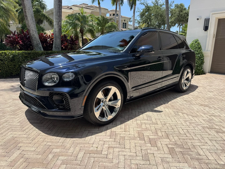 2022 Bentley Bentayga Speed - Image 2 of 31