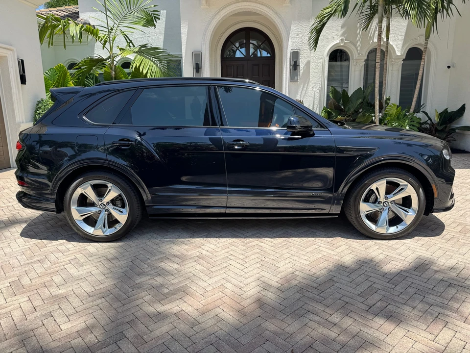 2022 Bentley Bentayga Speed - Image 8 of 31