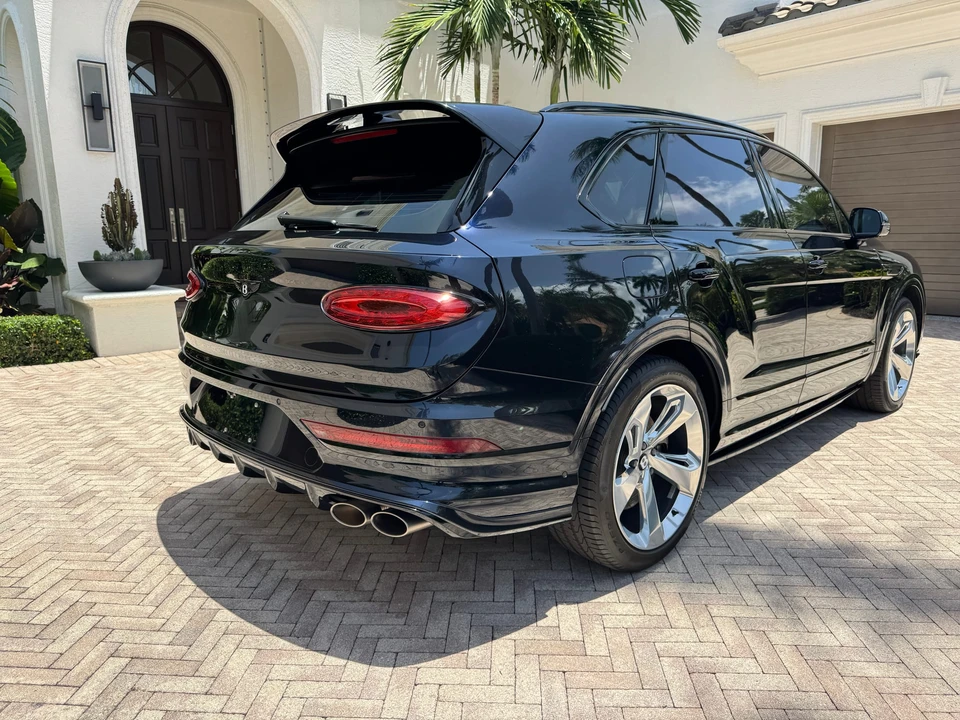 2022 Bentley Bentayga Speed - Image 10 of 31