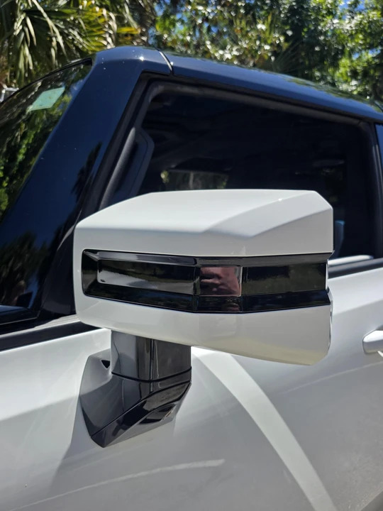 2022 GMC Hummer EV - Image 27 of 31
