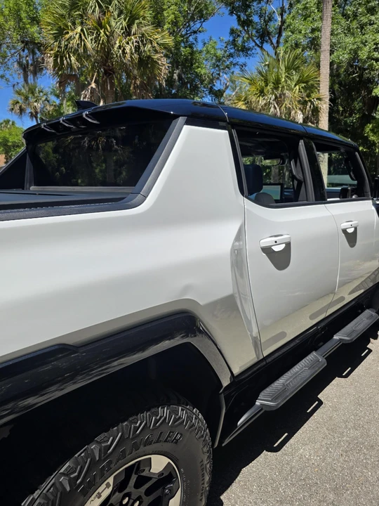 2022 GMC Hummer EV - Image 12 of 31