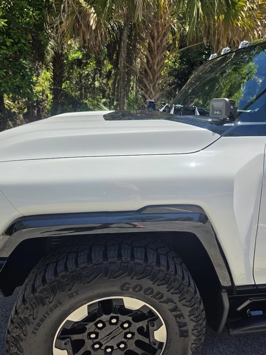 2022 GMC Hummer EV - Image 25 of 31