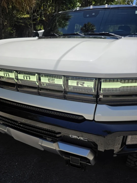 2022 GMC Hummer EV - Image 21 of 31