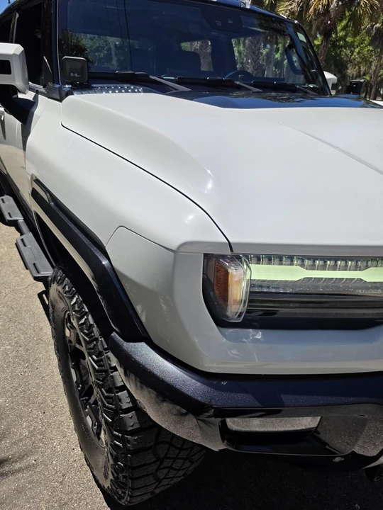 2022 GMC Hummer EV - Image 17 of 31
