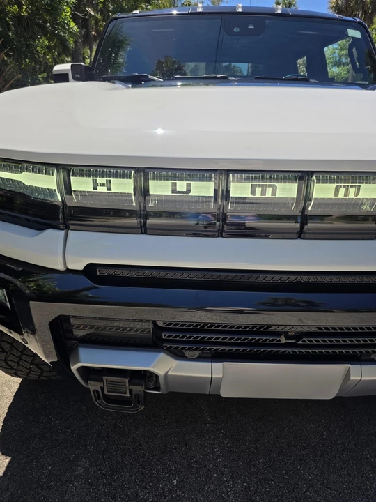 2022 GMC Hummer EV - Image 20 of 31