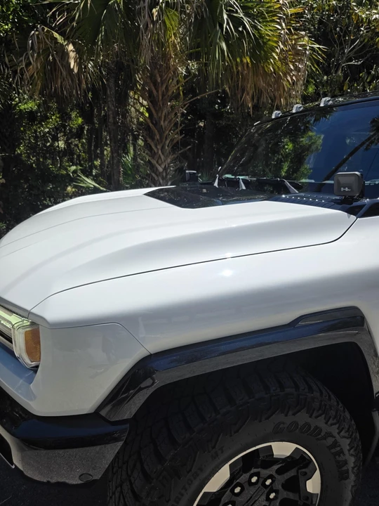 2022 GMC Hummer EV - Image 24 of 31