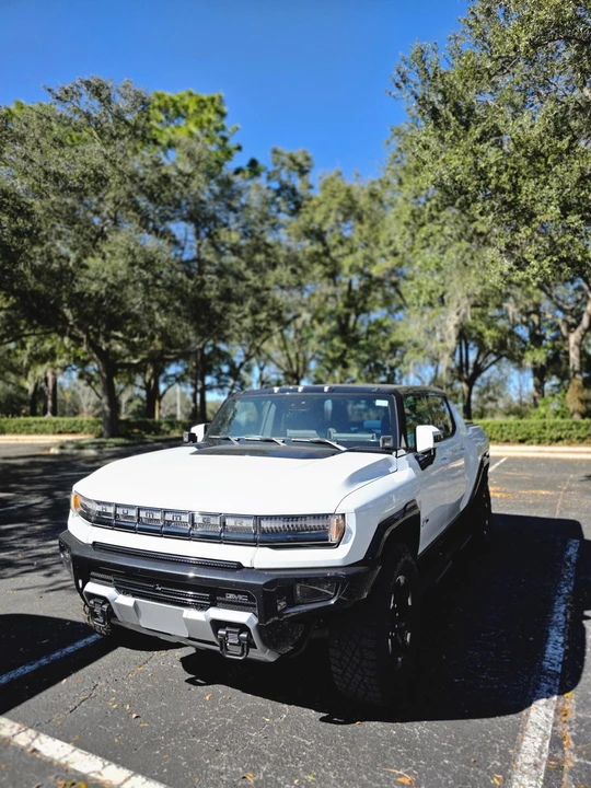 2022 GMC Hummer EV - Image 2 of 31