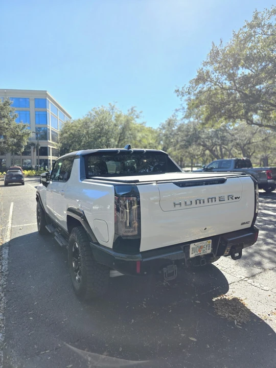 2022 GMC Hummer EV - Image 4 of 31