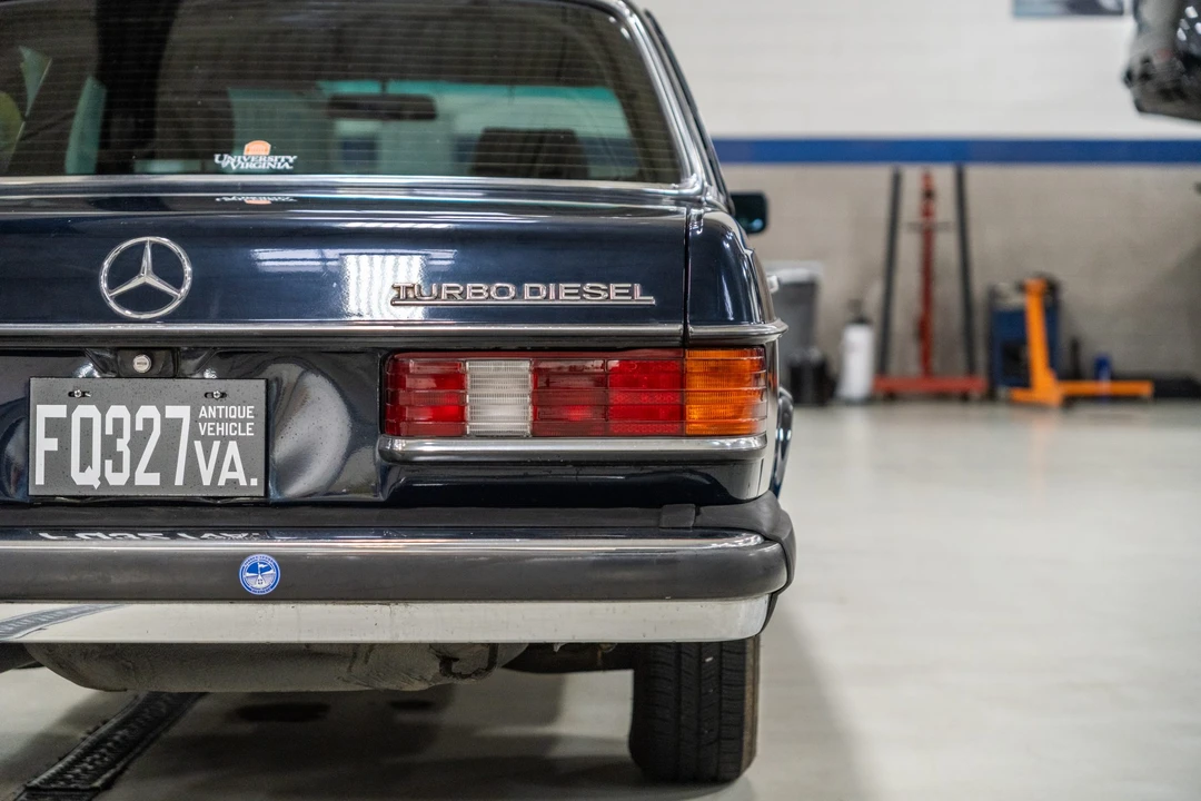1985 Mercedes-Benz W123 Sedan - Image 20 of 31