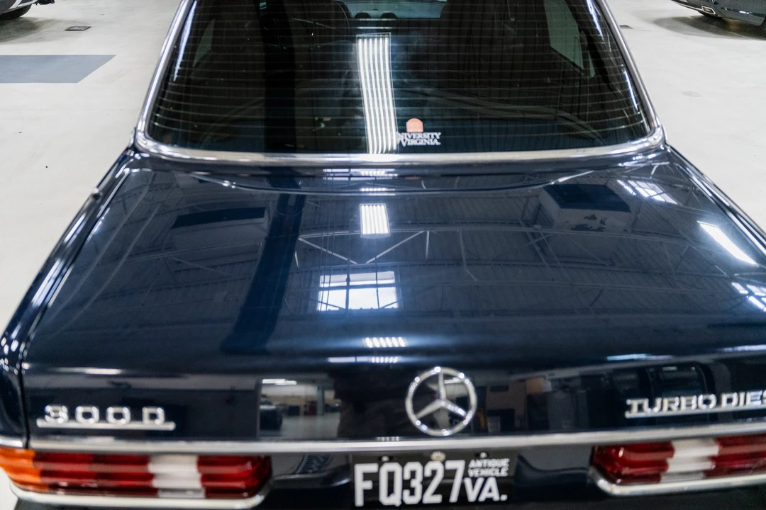 1985 Mercedes-Benz W123 Sedan - Image 18 of 31