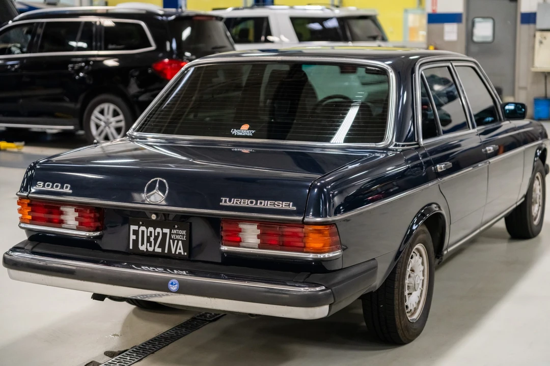 1985 Mercedes-Benz W123 Sedan - Image 7 of 31
