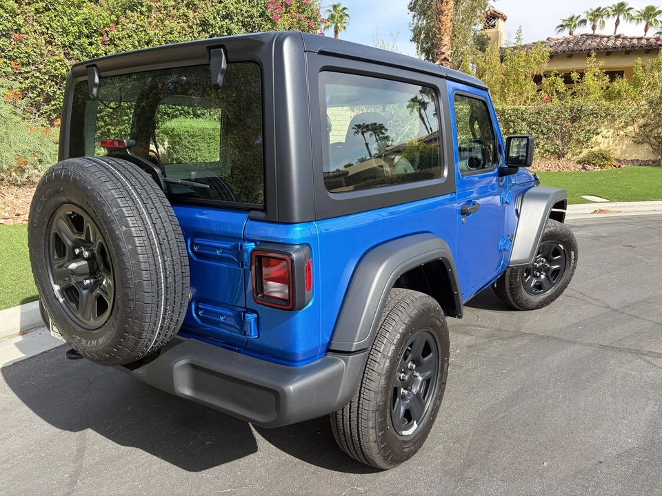 2025 Jeep JL Wrangler - Image 5 of 31