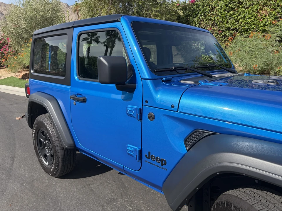 2025 Jeep JL Wrangler - Image 17 of 31