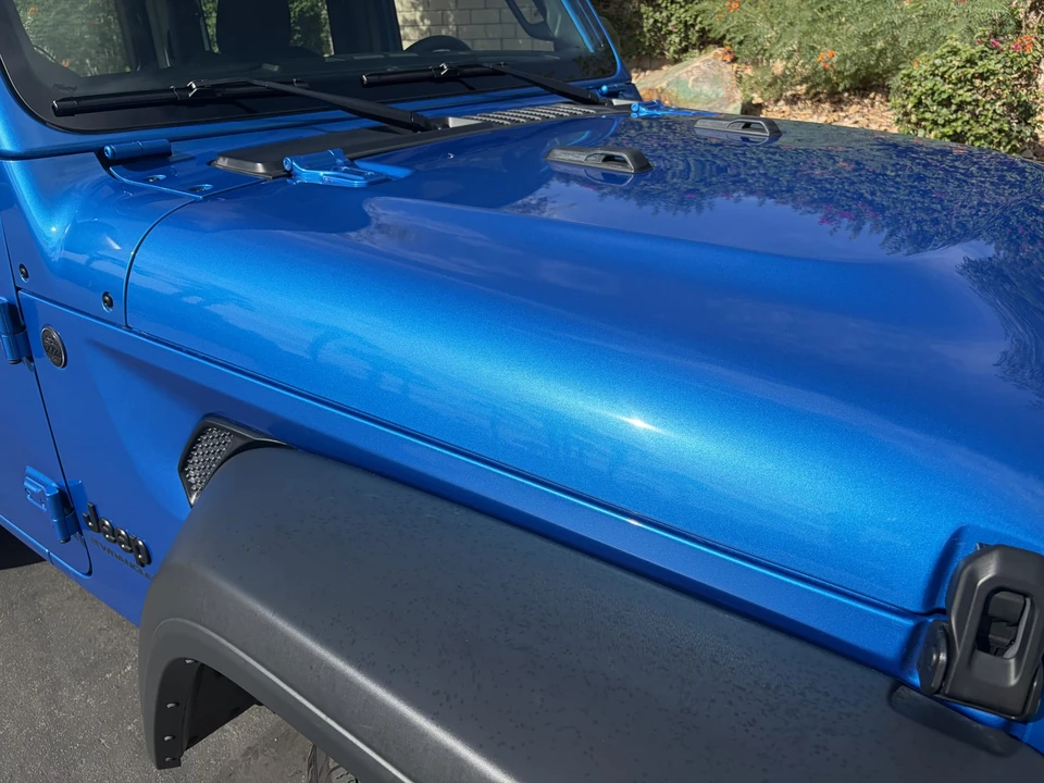 2025 Jeep JL Wrangler - Image 15 of 31