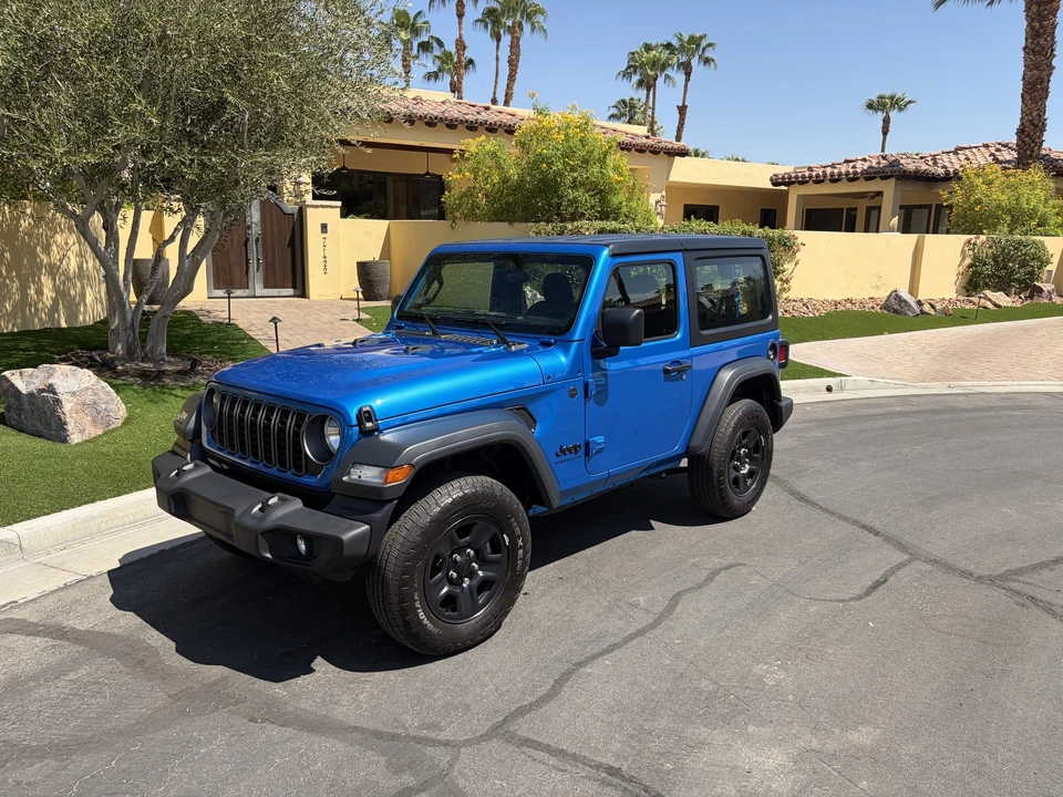 2025 Jeep JL Wrangler - Image 3 of 31
