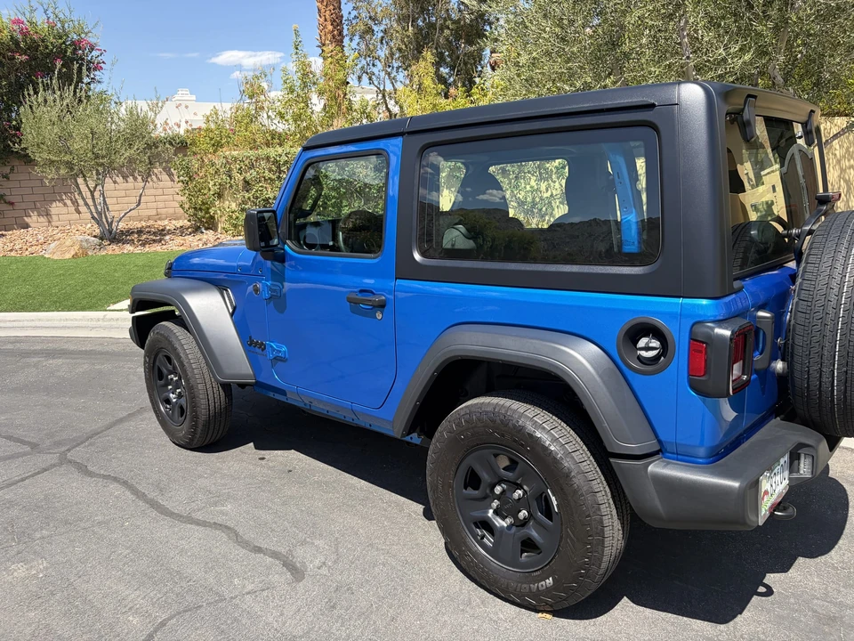 2025 Jeep JL Wrangler - Image 8 of 31
